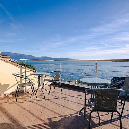 アパート Magnifica Terrazza Con Vista